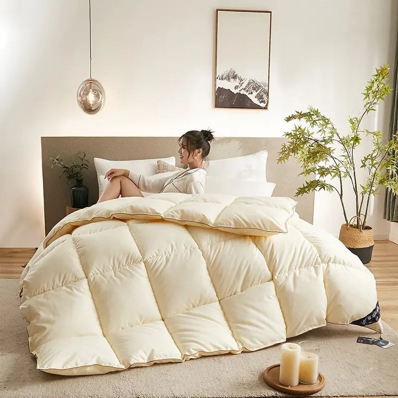 VitaSphere™ CozyDream 95% Goose Down Duvet — Winter Comfort Reimagined.